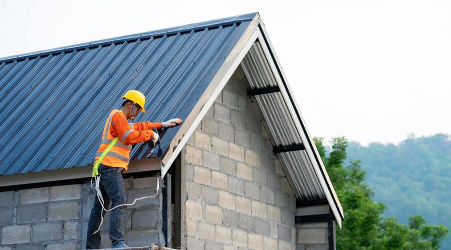 Professional gutter cleaning in East Hardwick, VT